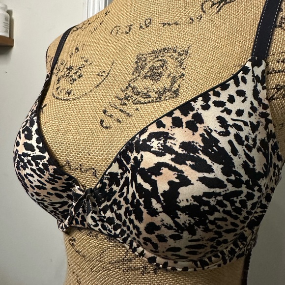 Maidenform Comfort Devotion Leopard Print Bra. Size 36C - Picture 10 of 11